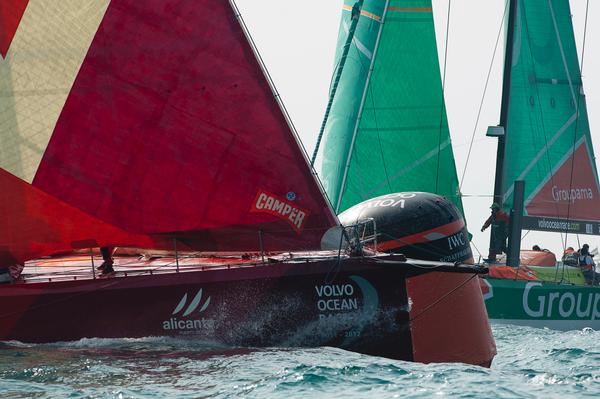 CAMPER rounds an inshore mark while leaving Abu Dhabi